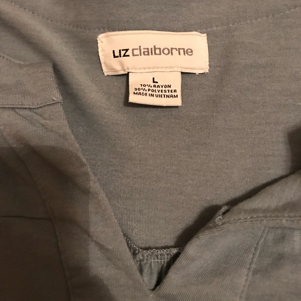 LIZ CLAIBORNE SOFT T-SHIRT